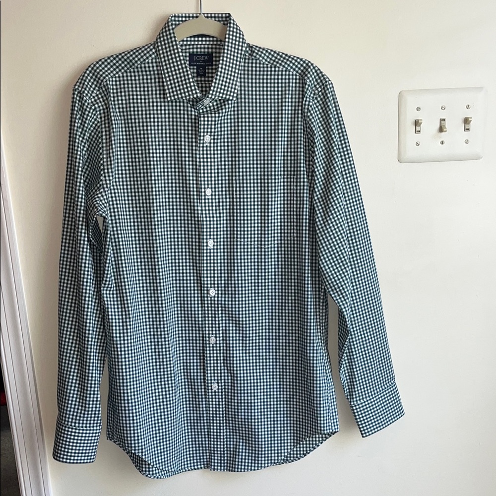 Men’s Classic Green & White Checkered Wrinkle Free Dress Shirt, M - 15-15.5”